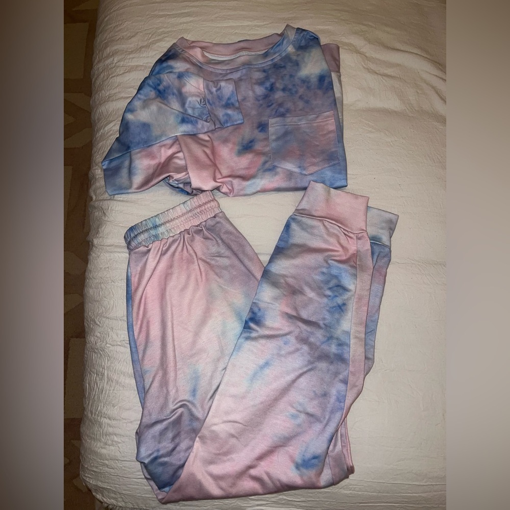 Tie dye long sleeve set!